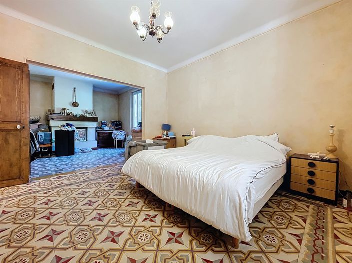 Image No.16-6 Bed House for sale