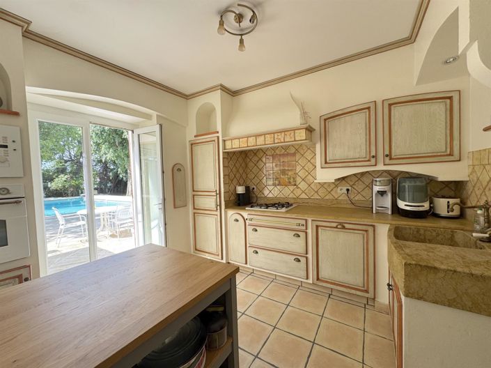 Image No.4-6 Bed House for sale