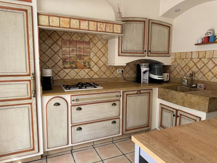 Image No.6-6 Bed House for sale