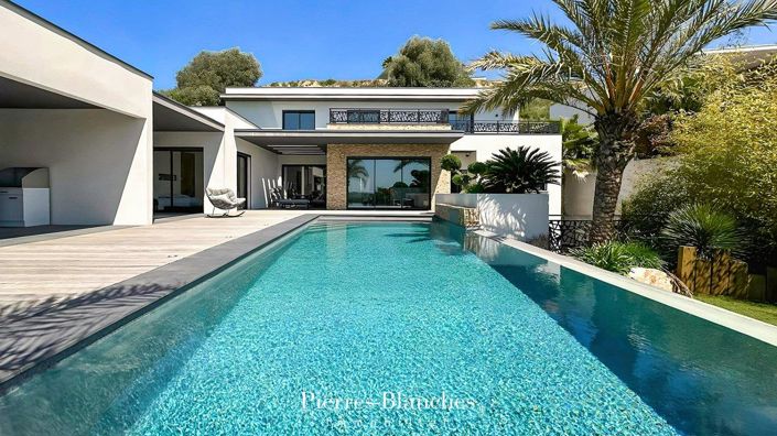 Image No.1-5 Bed House for sale
