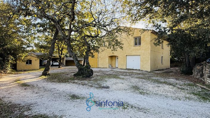 Image No.1-5 Bed House for sale