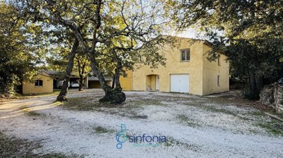 5 Bed House for sale