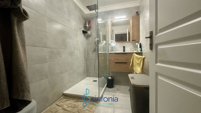 Image No.12-5 Bed House for sale