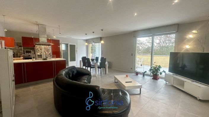 Image No.2-5 Bed House for sale