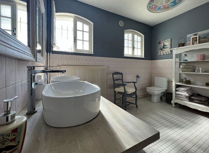 Image No.15-5 Bed House for sale