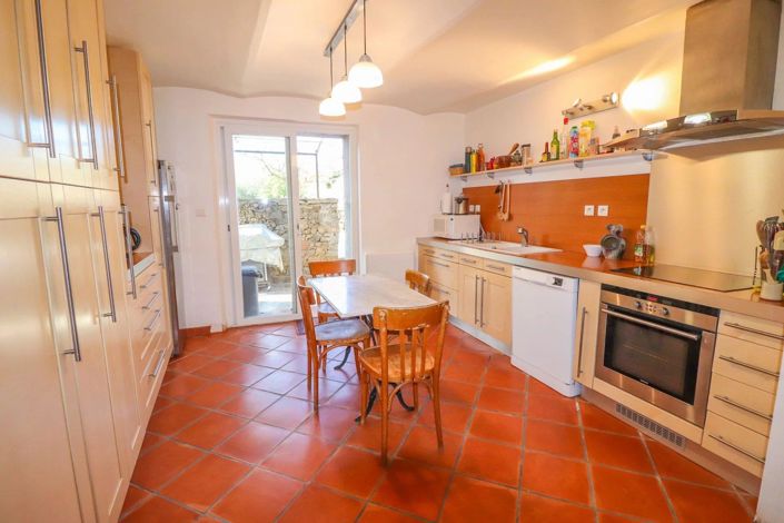 Image No.12-4 Bed House for sale