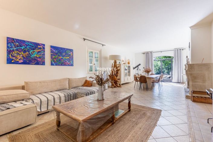 Image No.5-5 Bed House for sale