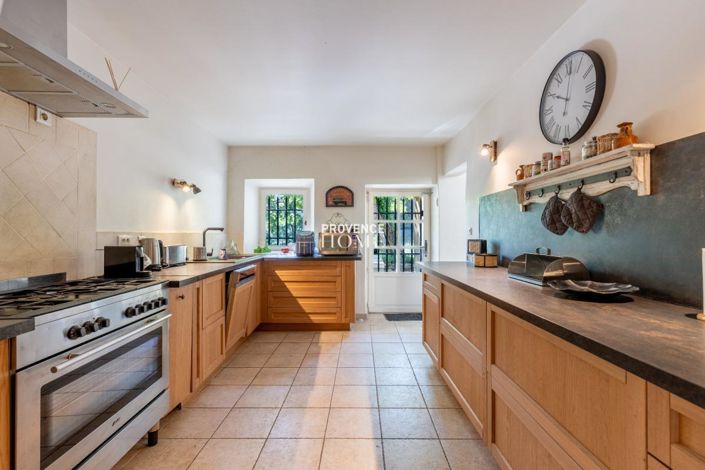 Image No.7-5 Bed House for sale