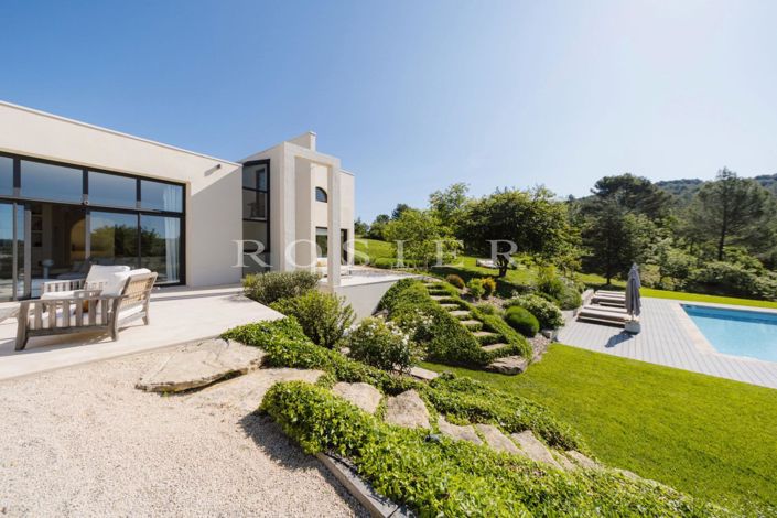 Image No.2-4 Bed House for sale