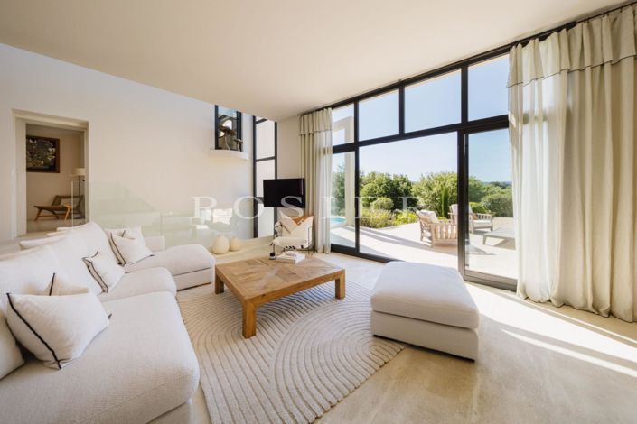 Image No.5-4 Bed House for sale