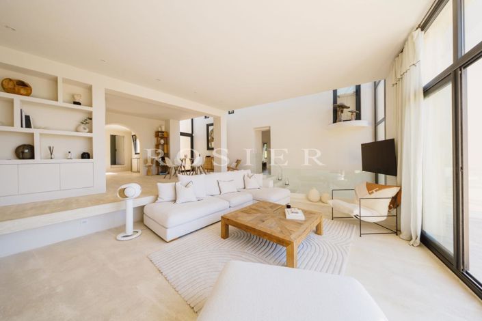 Image No.6-4 Bed House for sale