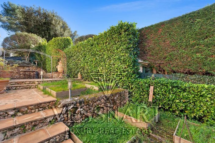 Image No.6-4 Bed House for sale