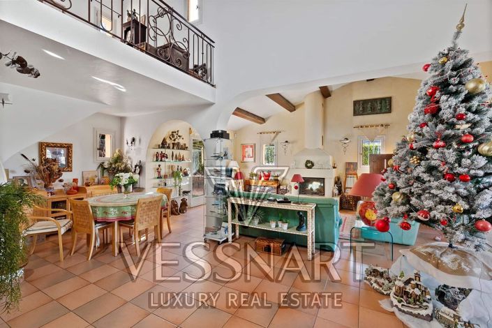 Image No.8-4 Bed House for sale