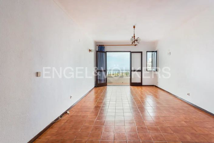 Image No.8-Apartment for sale