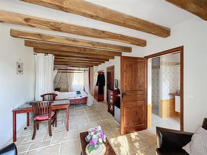 Image No.10-8 Bed House for sale