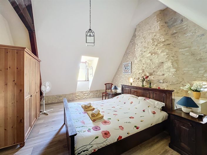 Image No.16-8 Bed House for sale