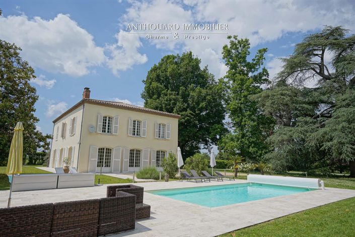 Image No.1-6 Bed House for sale