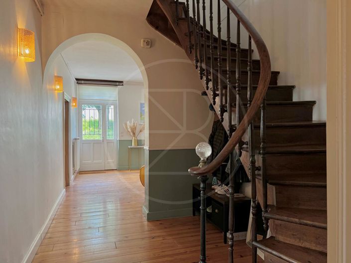 Image No.5-6 Bed House for sale