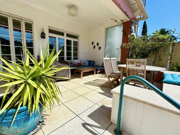 Image No.10-3 Bed Property for sale