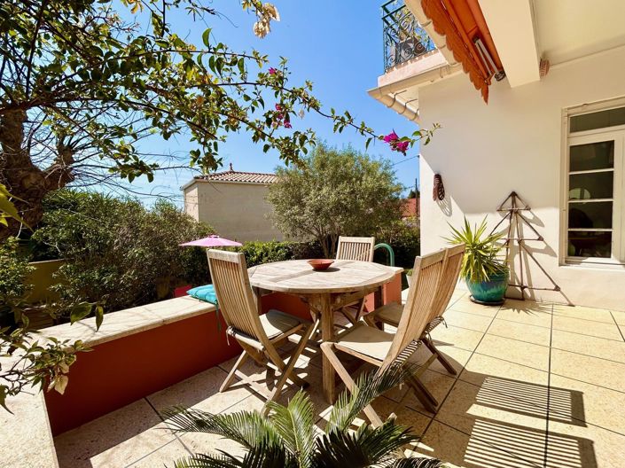 Image No.12-3 Bed Property for sale