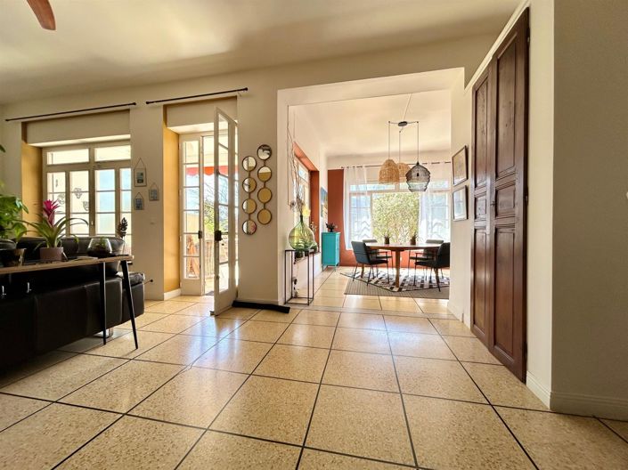 Image No.17-3 Bed Property for sale