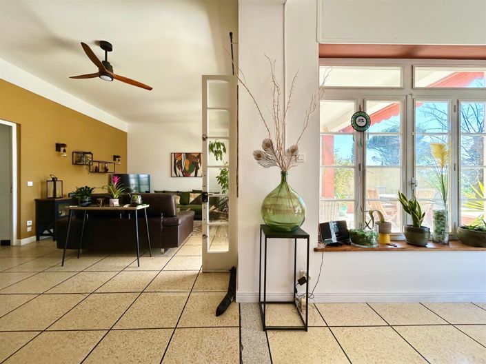 Image No.19-3 Bed Property for sale