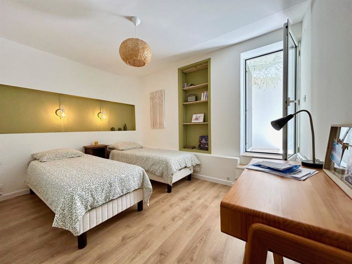 Image No.22-3 Bed Property for sale