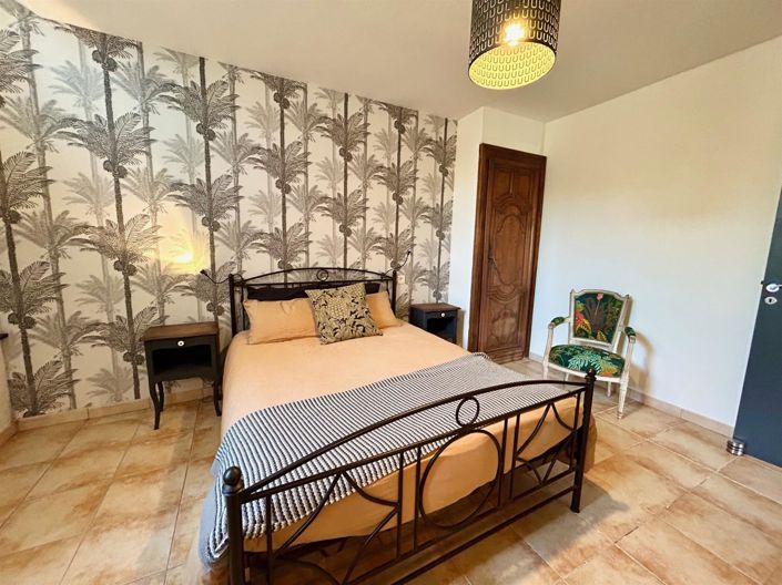 Image No.27-3 Bed Property for sale