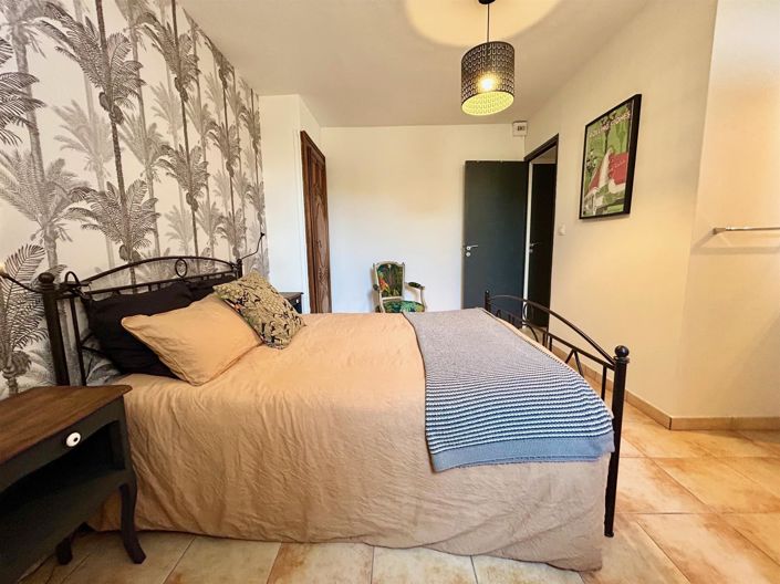 Image No.28-3 Bed Property for sale