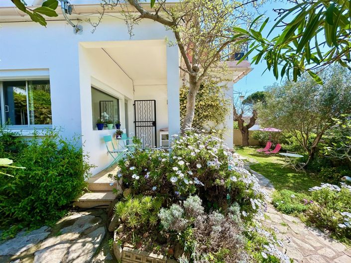 Image No.3-3 Bed Property for sale