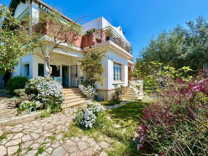 Image No.4-3 Bed Property for sale