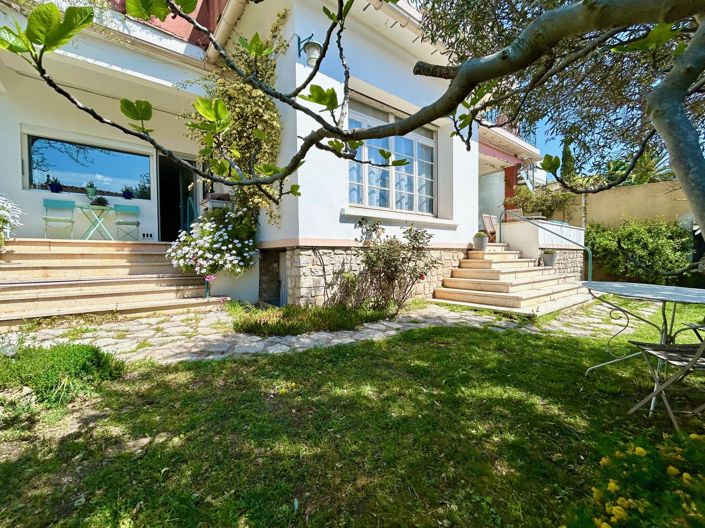 Image No.7-3 Bed Property for sale