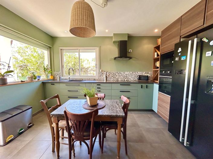 Image No.9-3 Bed Property for sale