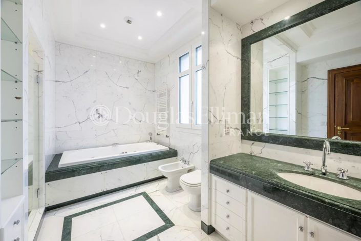 Image No.14-10 Bed House for sale