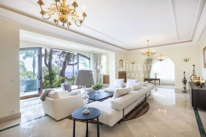 Image No.7-10 Bed House for sale