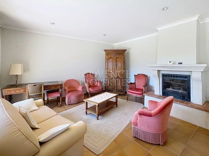 Image No.10-3 Bed House for sale