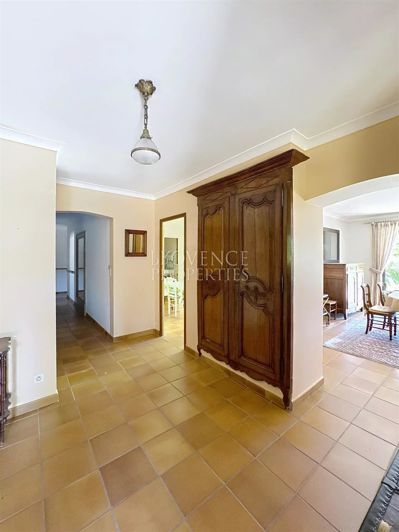 Image No.8-3 Bed House for sale