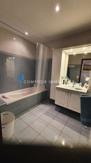 Image No.9-3 Bed House for sale