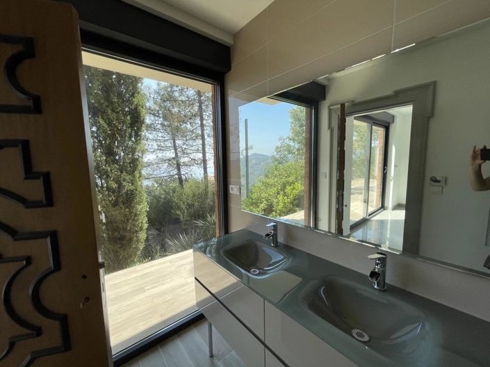 Image No.21-5 Bed House for sale