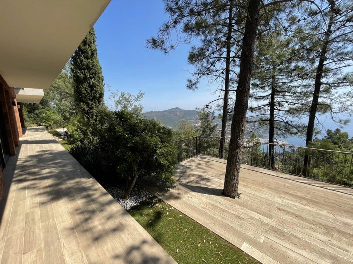 Image No.26-5 Bed House for sale