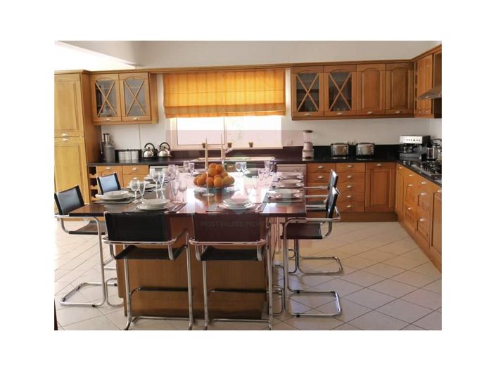 Image No.15-7 Bed House for sale