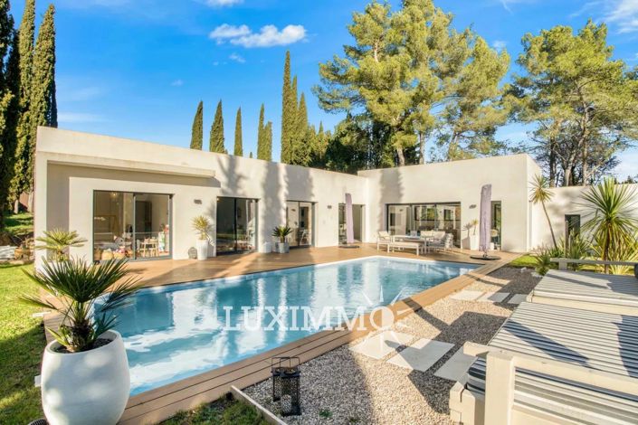Image No.1-4 Bed House for sale