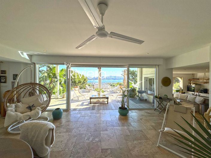 Image No.25-5 Bed House for sale