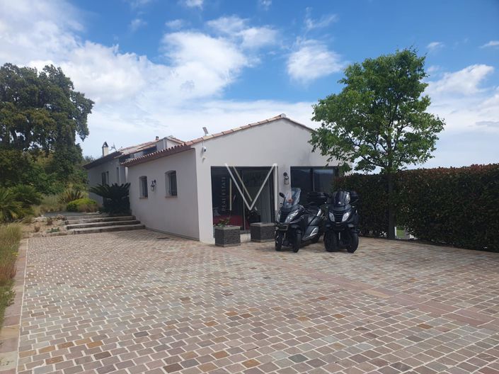 Image No.7-6 Bed House for sale