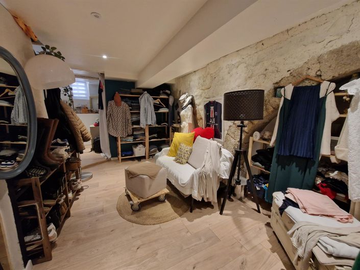 Image No.11-3 Bed House for sale