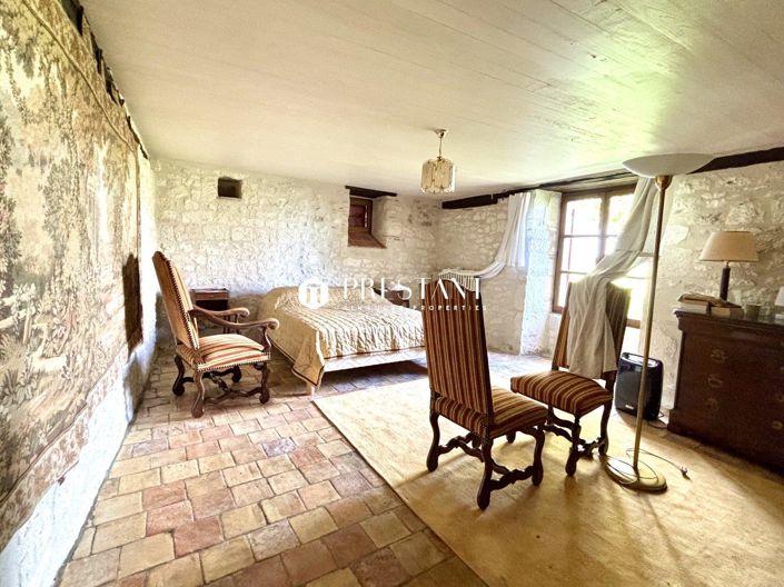 Image No.6-6 Bed Property for sale