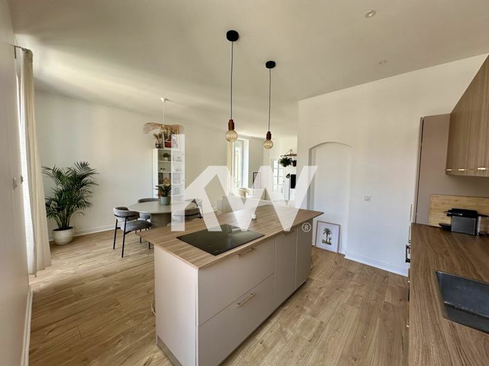 Image No.1-3 Bed House for sale