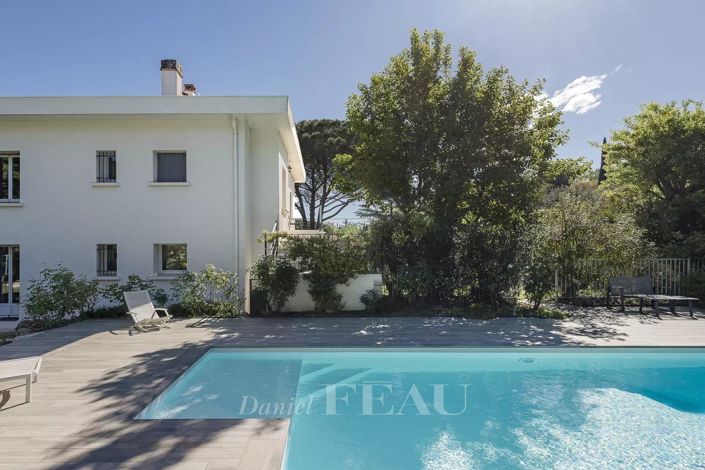 Image No.1-4 Bed House for sale