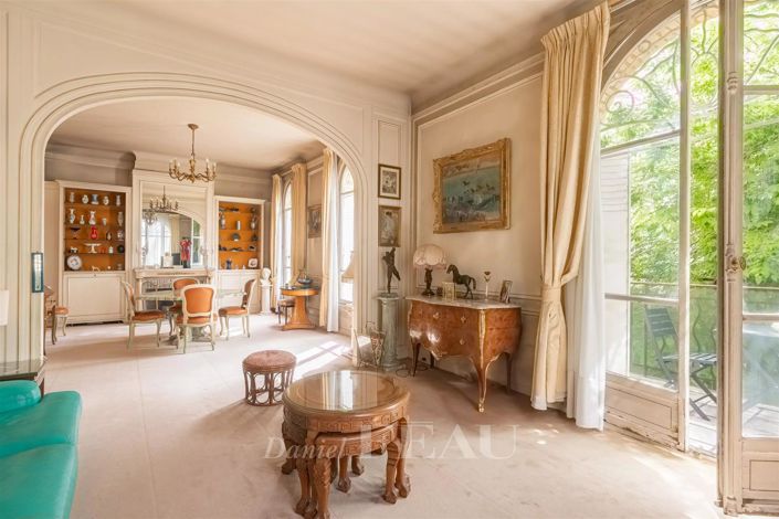 Image No.1-6 Bed House for sale