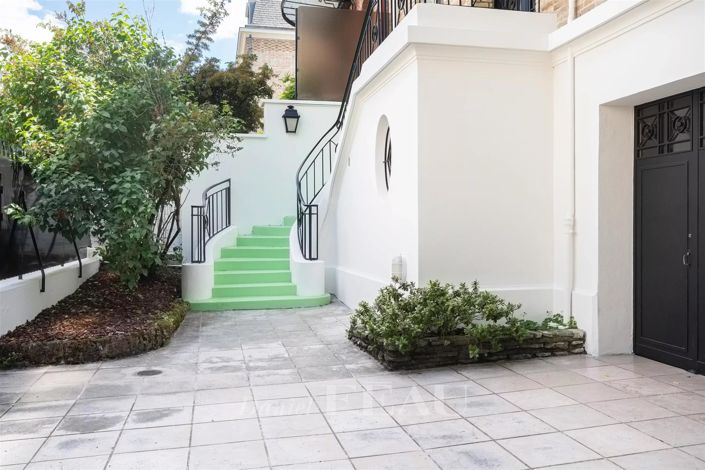 Image No.11-6 Bed House for sale